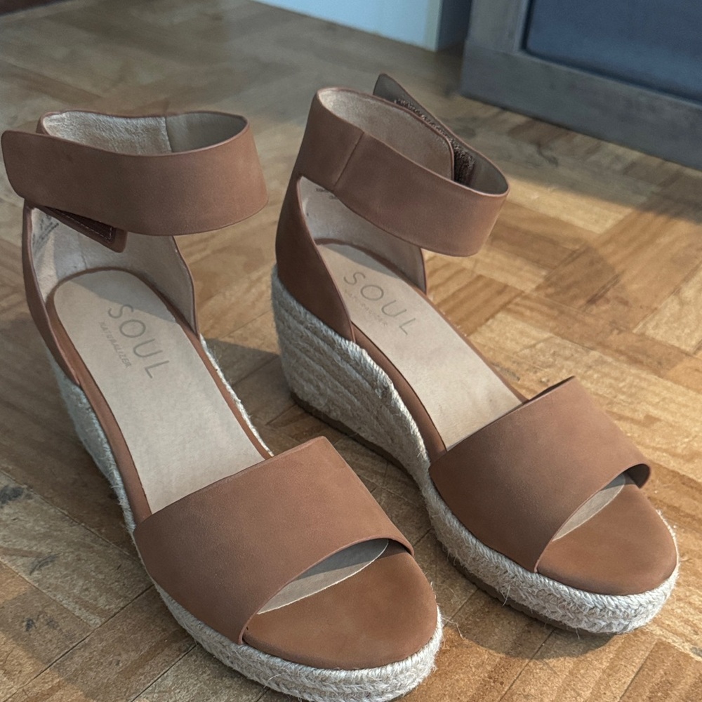 Wedge sandals